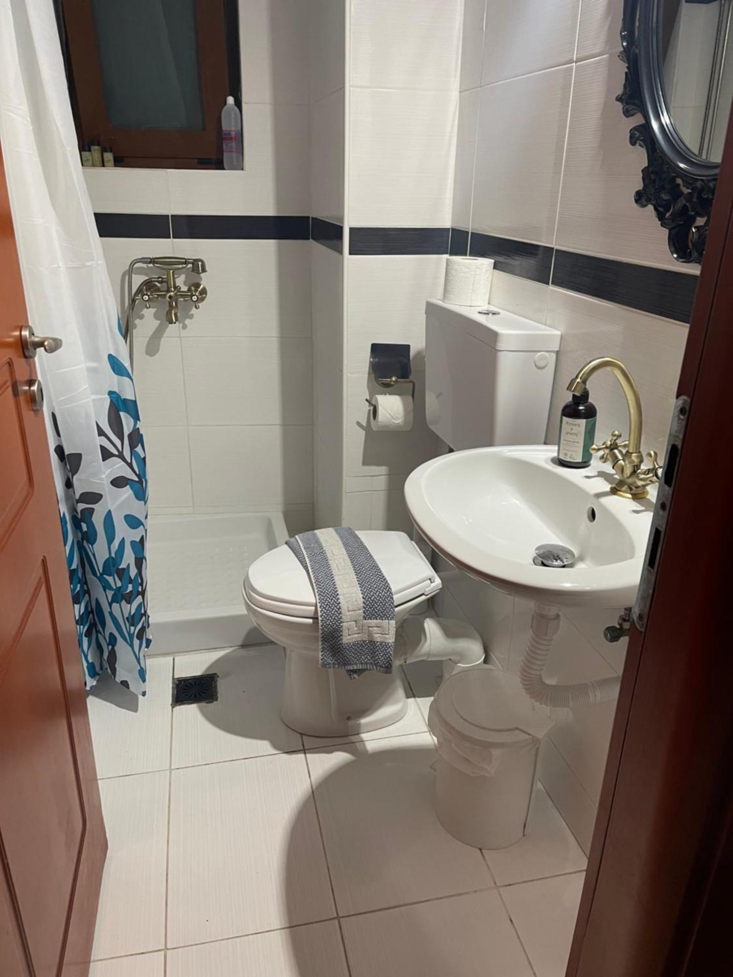 Retire Flat In The Heart Of City Heraklion Exteriör bild