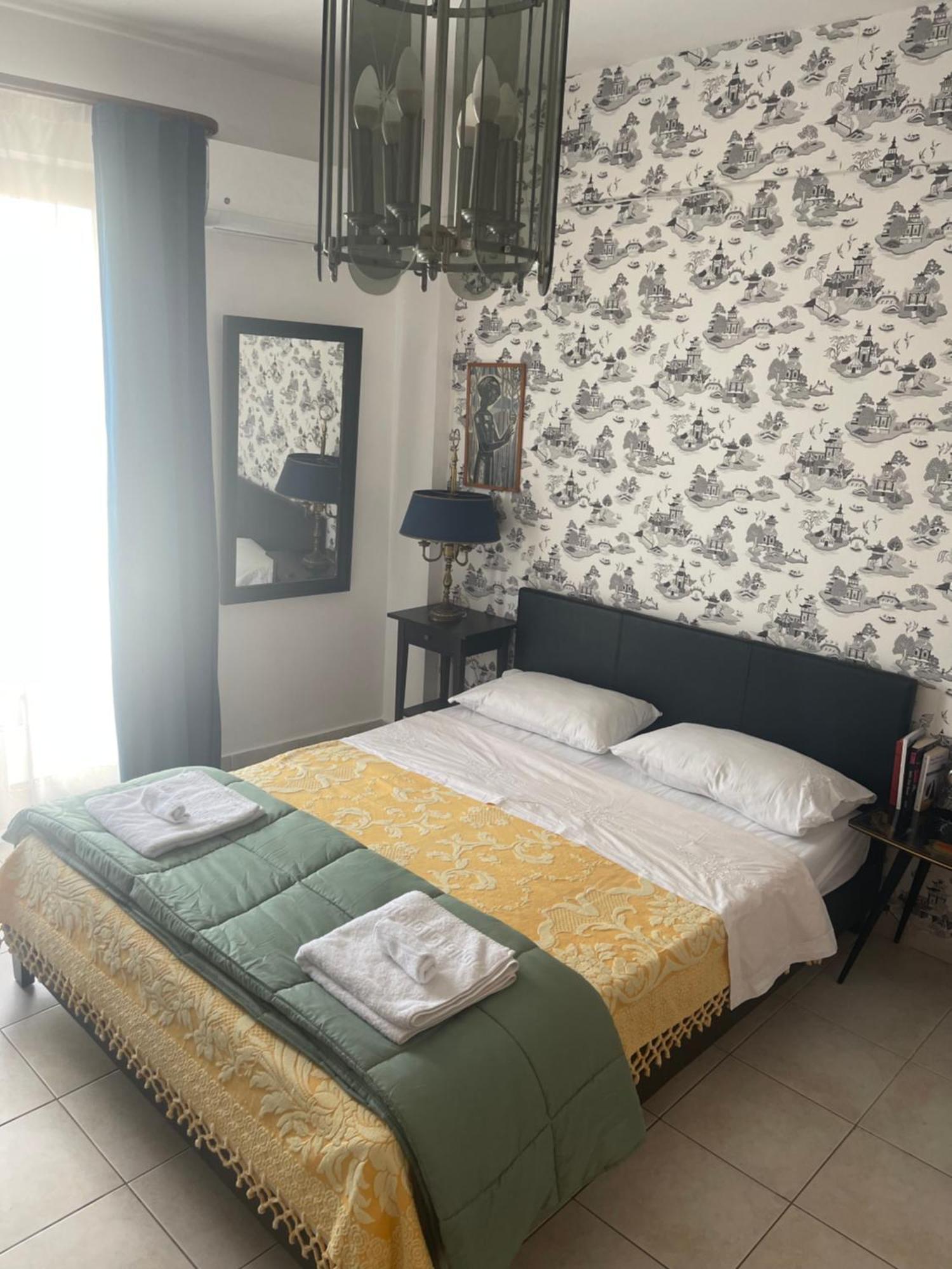 Retire Flat In The Heart Of City Heraklion Exteriör bild