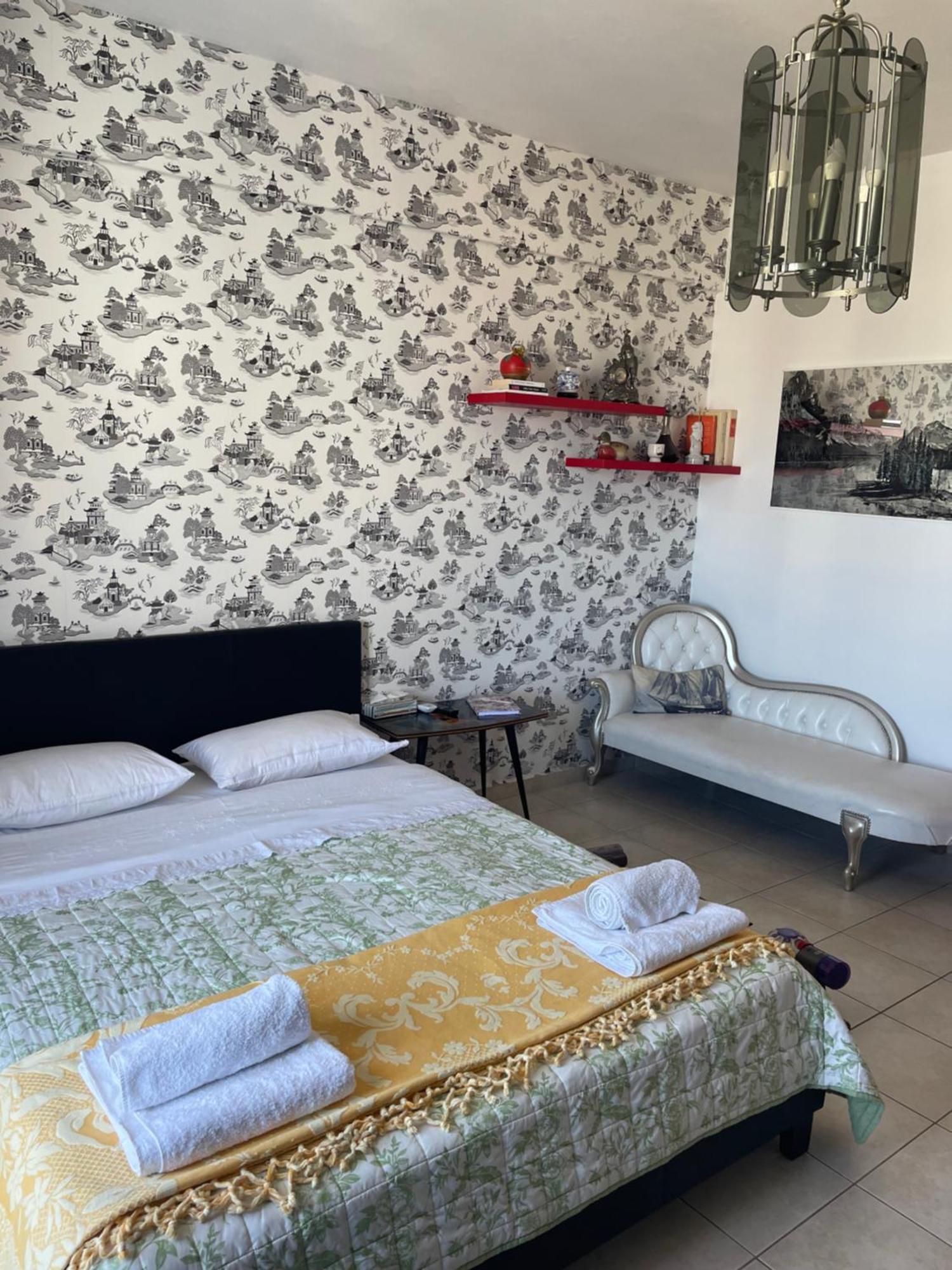 Retire Flat In The Heart Of City Heraklion Exteriör bild