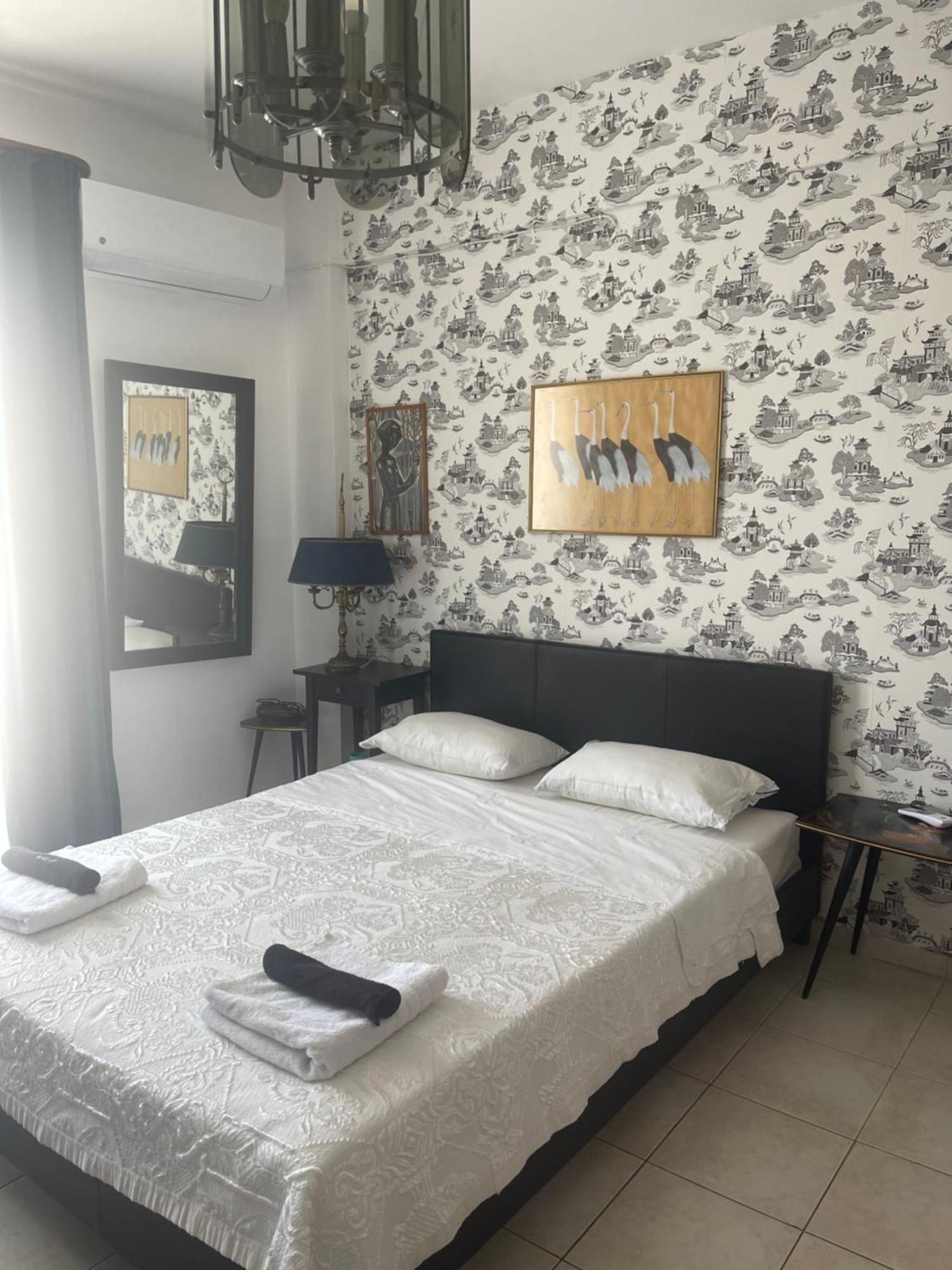 Retire Flat In The Heart Of City Heraklion Exteriör bild